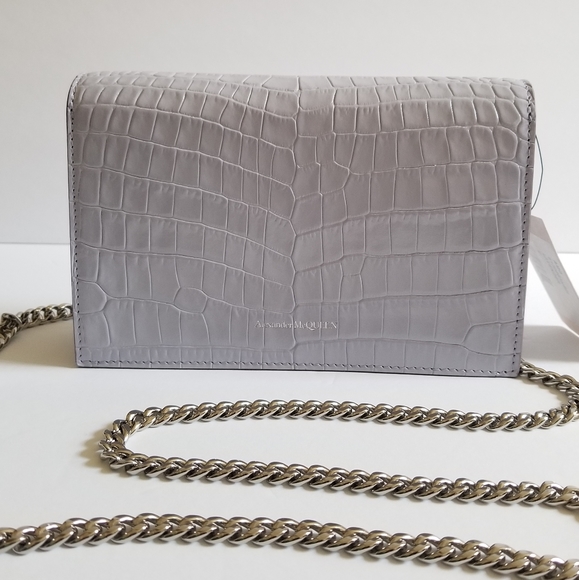 Alexander McQueen Croc-Embossed Leather Skull Crossbody Bag Lavender - Picture 3 of 11